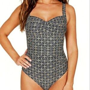 Nip Tuck Decco Foil Twist Front Tummy control Size 8 One Piece women's Swimsuit